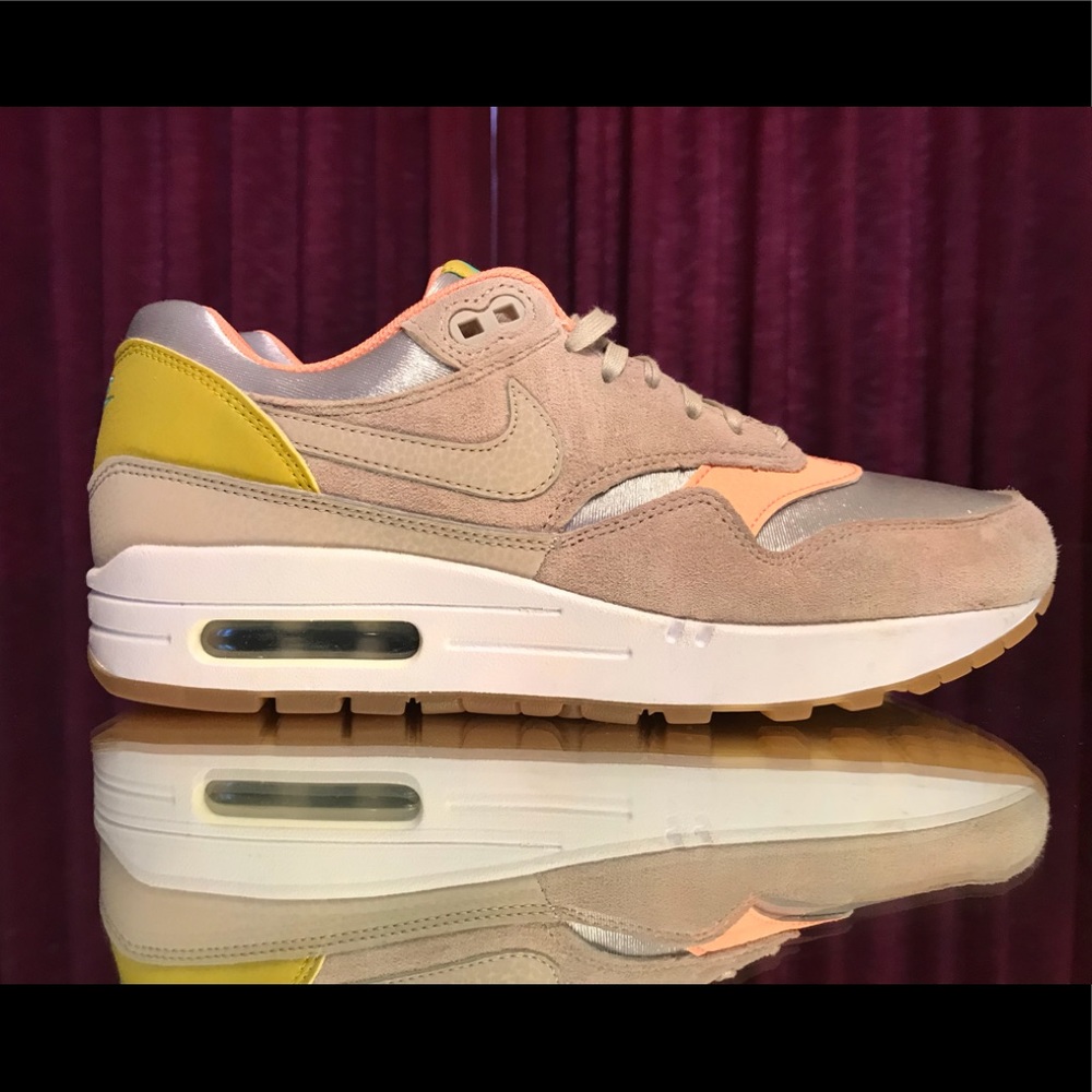 Nike Women’s Air Max 1 in exclusive colors